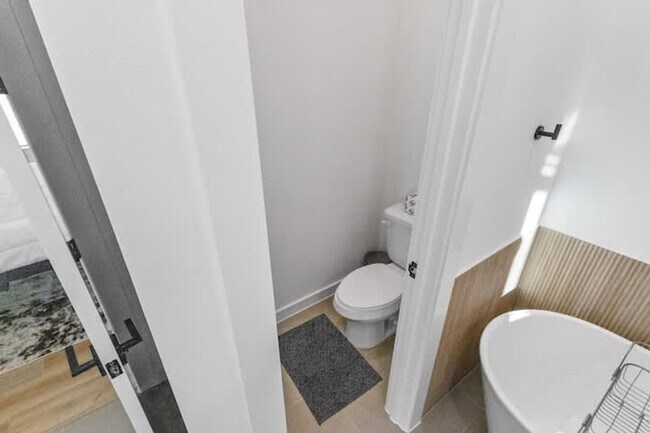 Building Photo - 6740 Peerless St