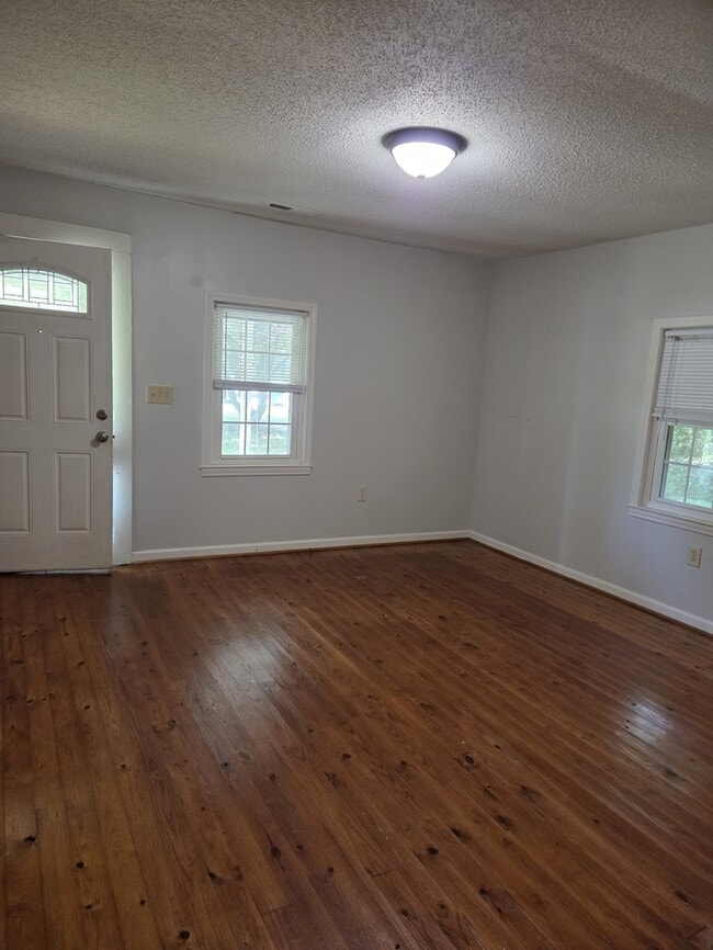 Building Photo - Charming 2 Bedroom in Summerfield