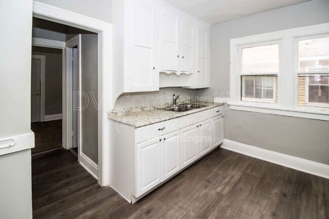 Building Photo - 14112 Edgewood Ave