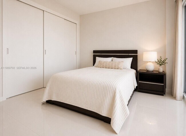 Building Photo - 17121 Collins Ave