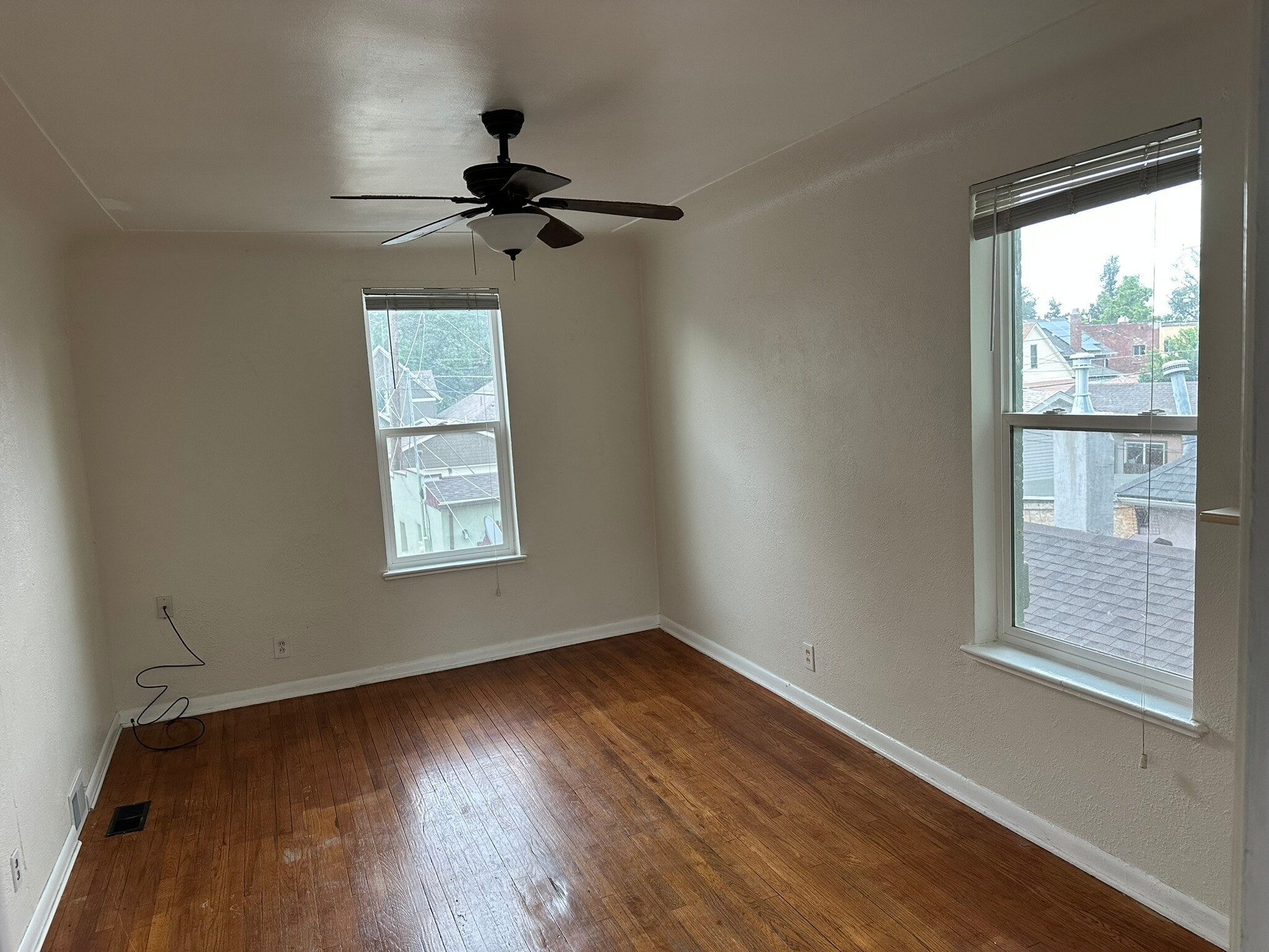 Livingroom - 42 Fox St