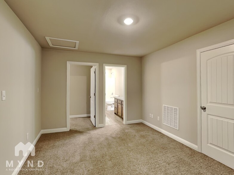 Building Photo - 801 Rolling Terrace Cir