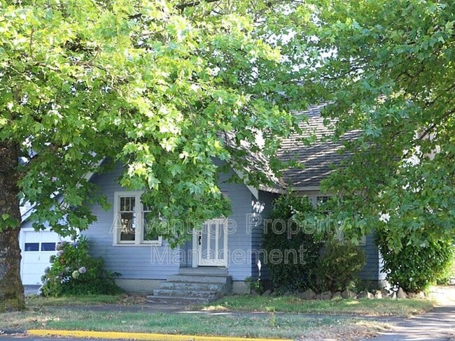 Building Photo - 1762 NW Harrison Blvd