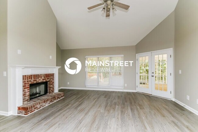 Building Photo - 3 Bedroom Pet-Friendly Home in Douglasville, GA with Main Street Renewal