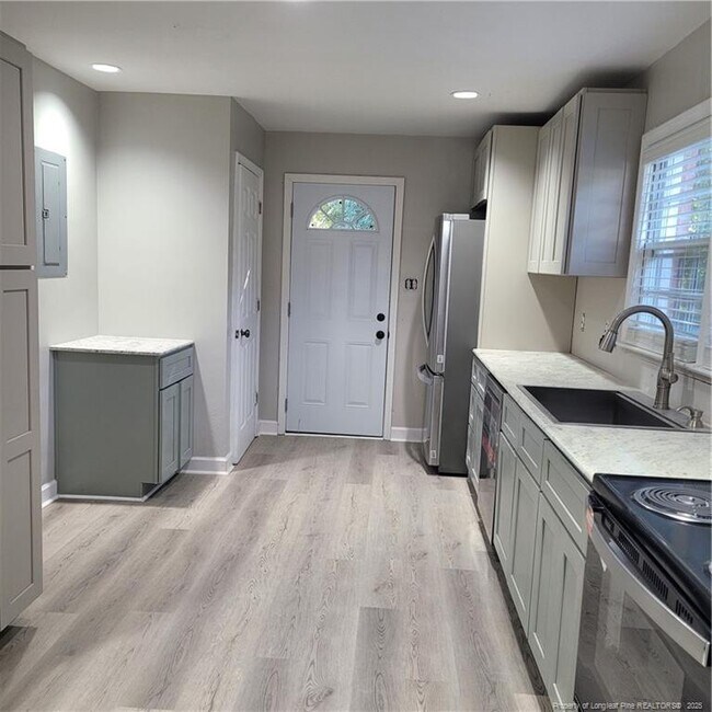 Building Photo - 1917 Catawba St