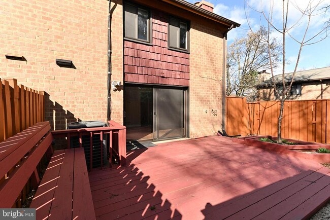 Building Photo - 6556 Frietchie Row