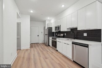 Building Photo - 2039 N Front St