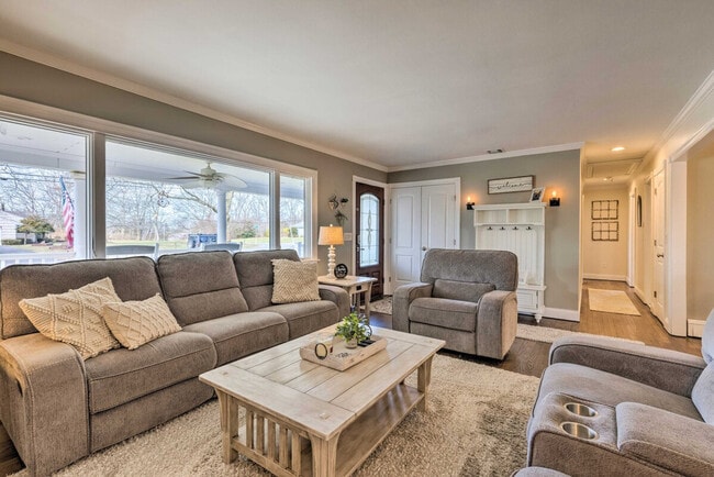 Building Photo - 500 Blossom Bend