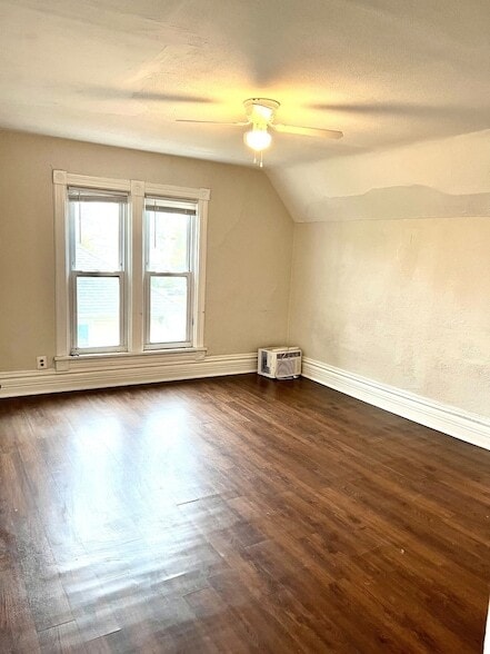 Building Photo - 674 St Charles St