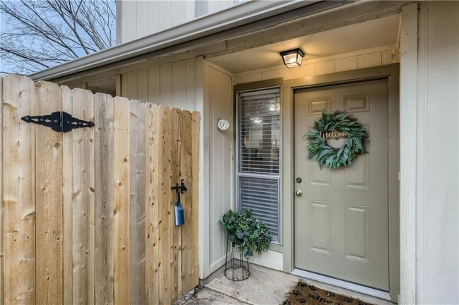 Primary Photo - 2124 Redwing Way