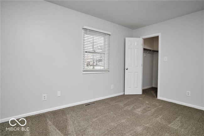 Building Photo - 802 Westridge N Dr