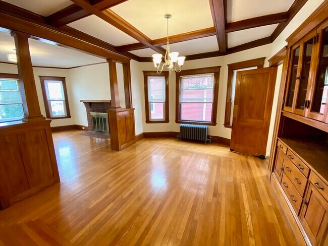 Building Photo - 24 Clyde Rd