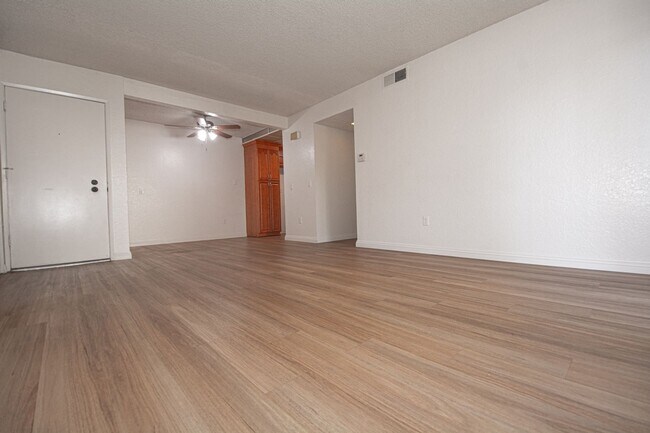 Building Photo - 22840 Hilton Head Dr