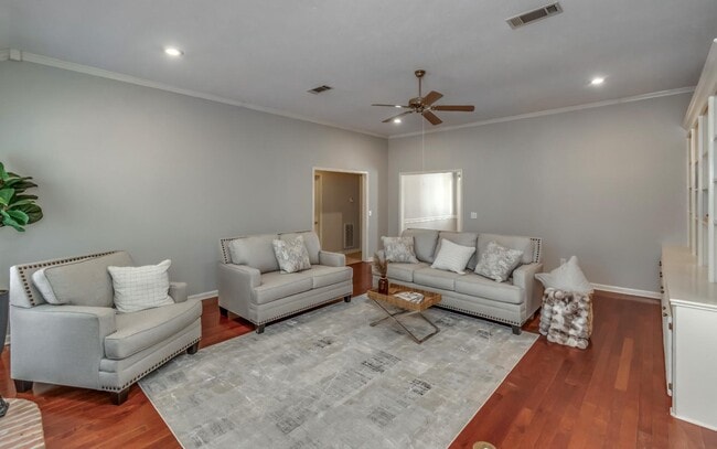 Building Photo - 340 Willow Ridge Cove