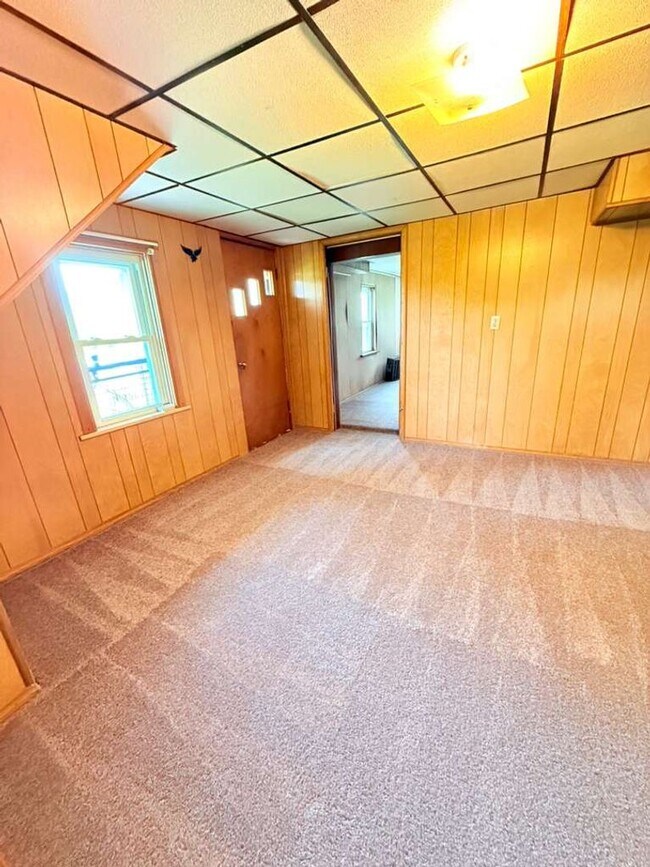 Building Photo - Spacious 2 bedroom house in Penn Hills!!!