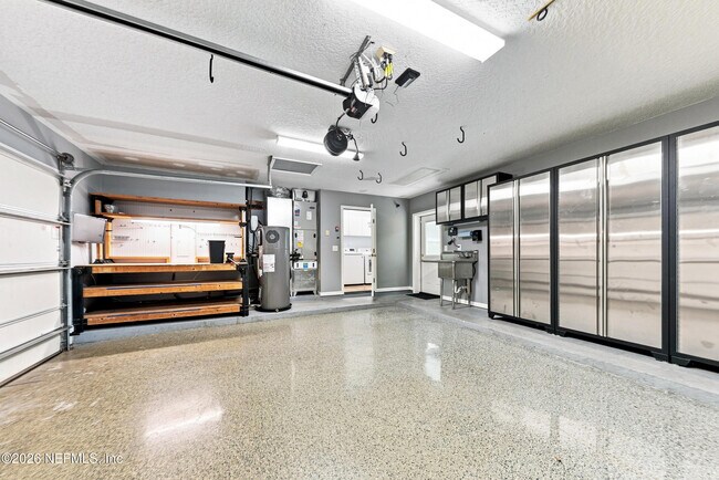 Building Photo - 38 Tallwood Rd