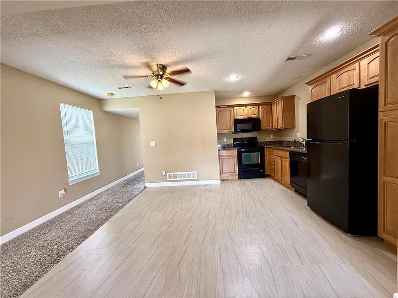 Building Photo - 816 SW Peach Tree Ln