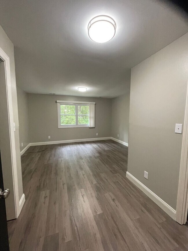 Building Photo - 5513 Gondolier Dr