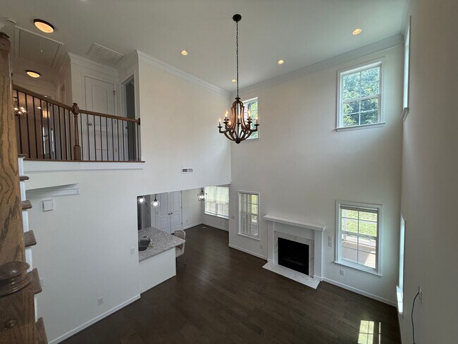 Building Photo - For Rent Clemmons!!