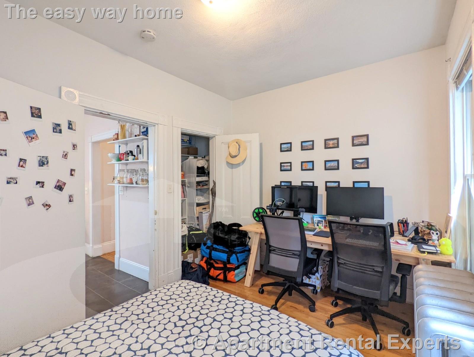 Building Photo - 392 Washington St