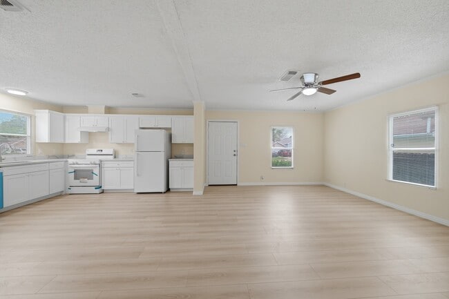 Building Photo - 11730 Greenglen Dr