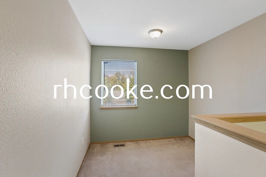 Building Photo - 312 S Blake Rd