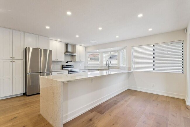 Building Photo - 923 N 59th St