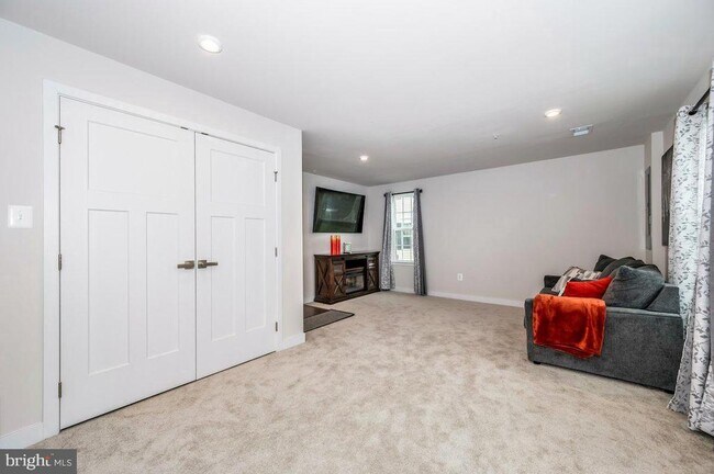Building Photo - 324 Pemberton Park Ln