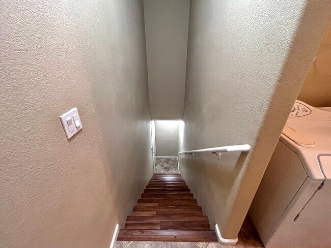 Building Photo - COMING SOON!! CUTE 3 BD/2BA CONDO LOCATED ...