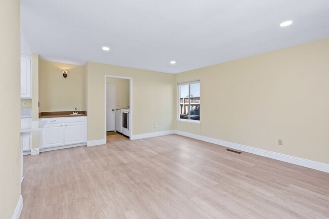 Building Photo - Browns Valley 3 bed 2 bath home