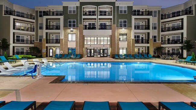 Building Photo - 1000 Hollister Ln