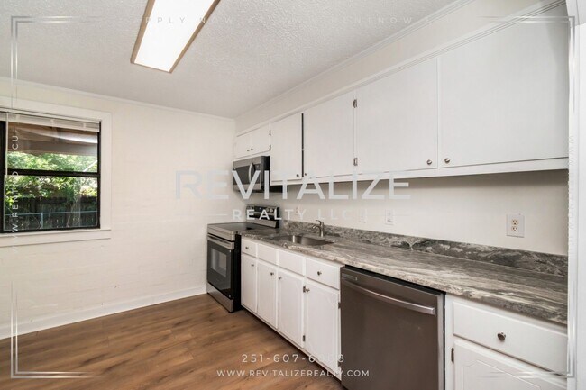 Building Photo - James Street Duplex