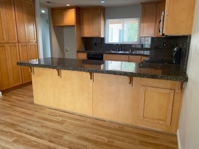 Building Photo - COMING SOON! Beautiful 2 Bedroom 2 Bath Co...