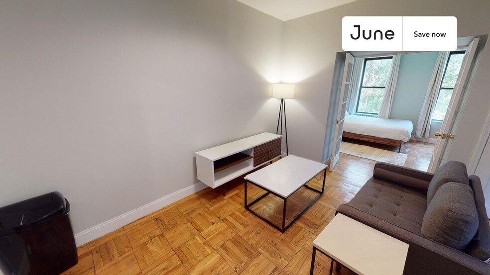 Building Photo - 715 E 5th St