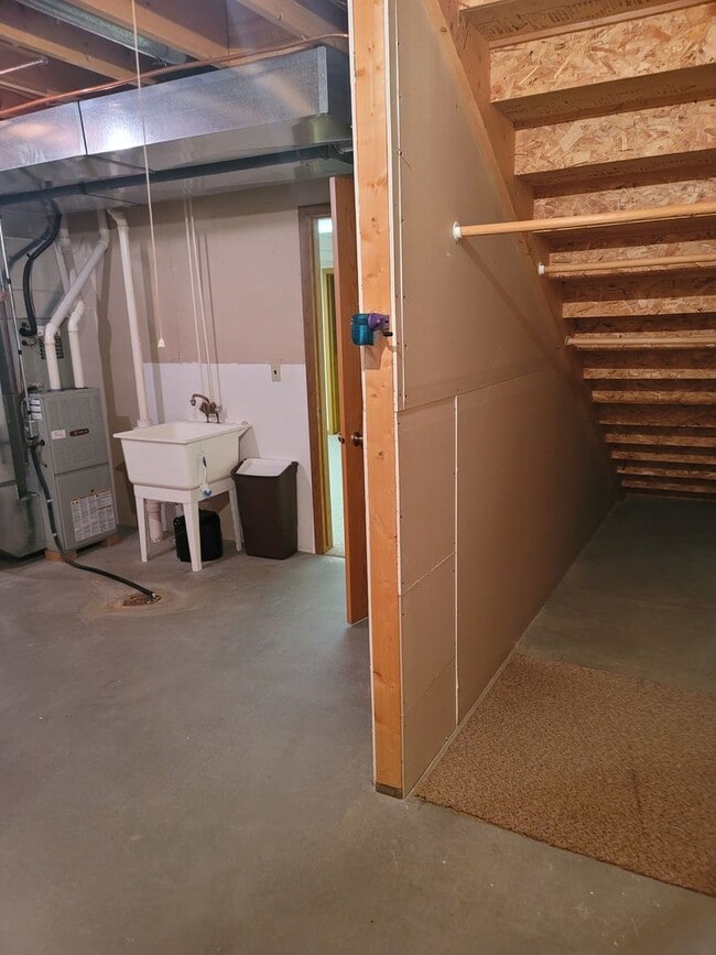 Building Photo - 1831 Rapids St