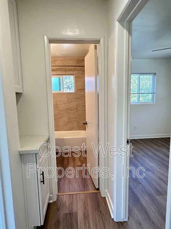 Building Photo - 3839 Kendall St