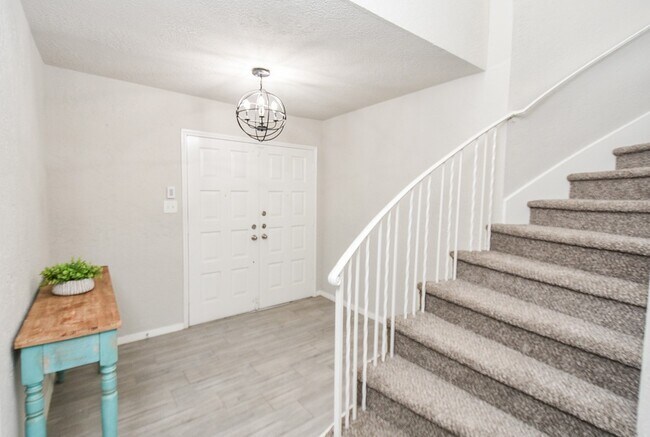 Building Photo - 1723 Big Horn Dr