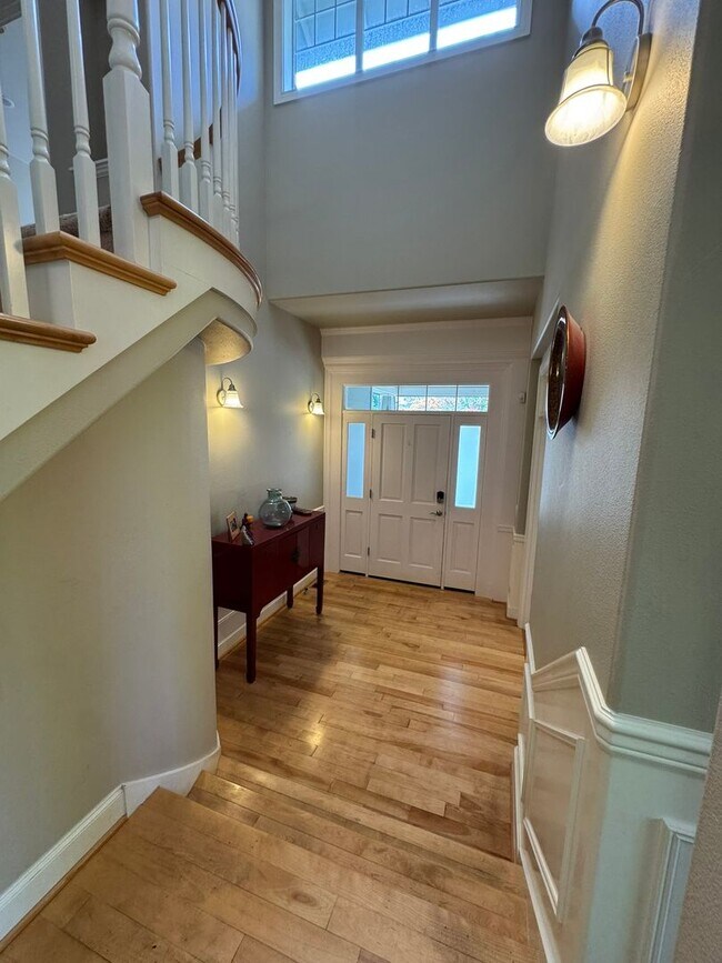 Building Photo - 4bd/2.5ba Sammamish Home