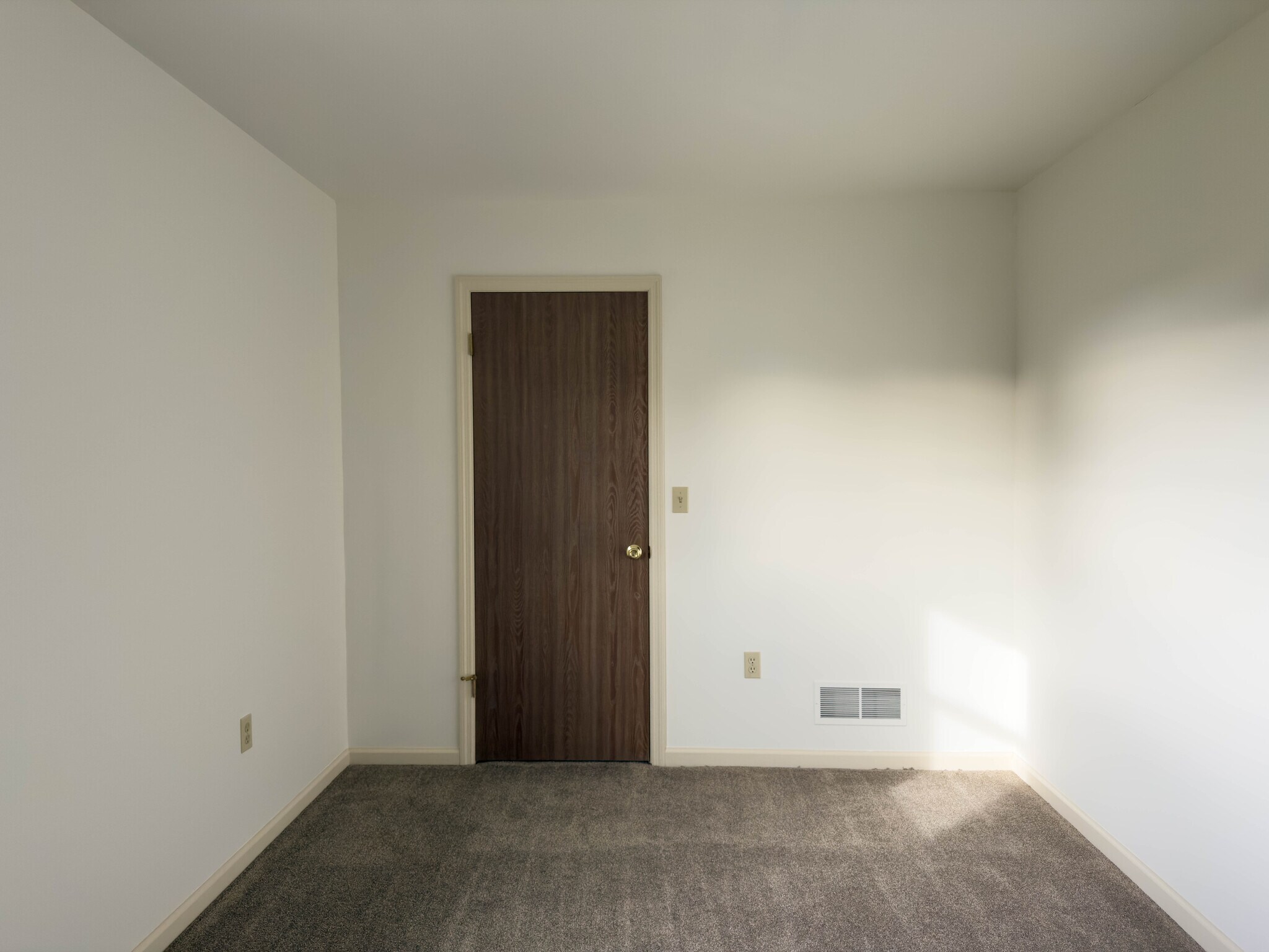 Building Photo - 2146 Walnut St