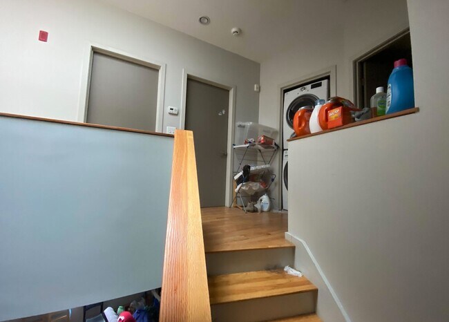 Building Photo - Luxury Allston 4-bed+2.5-bath+2-parking