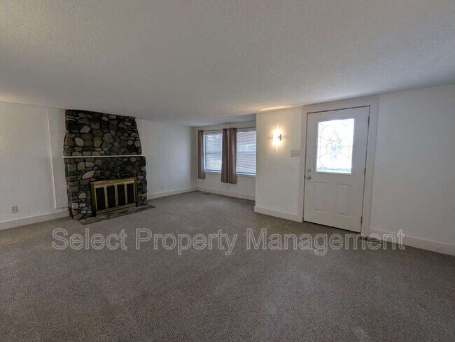 Building Photo - 710 E Cook Rd