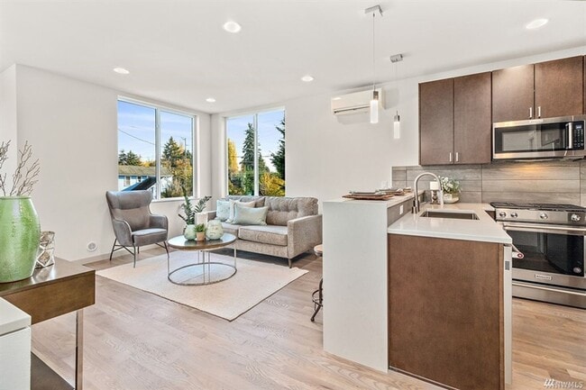Building Photo - 3bd/2.25ba Seattle Townhome