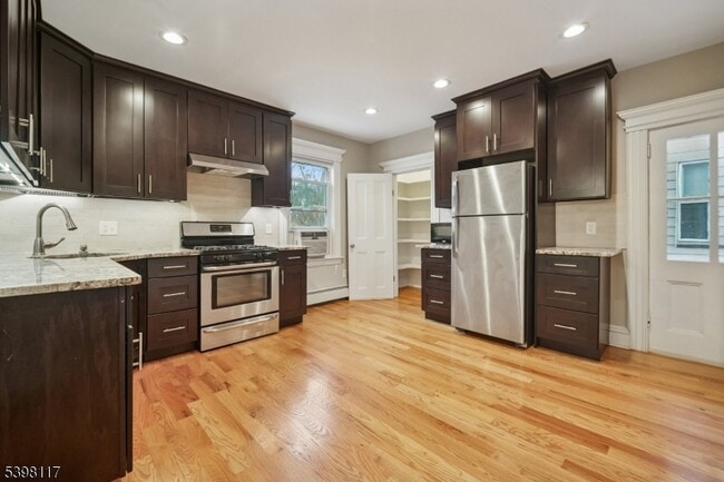 Building Photo - 159 Valley Rd