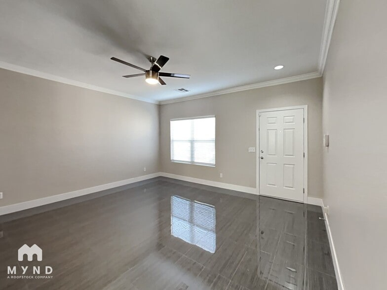 Building Photo - 4643 E Rousay Dr