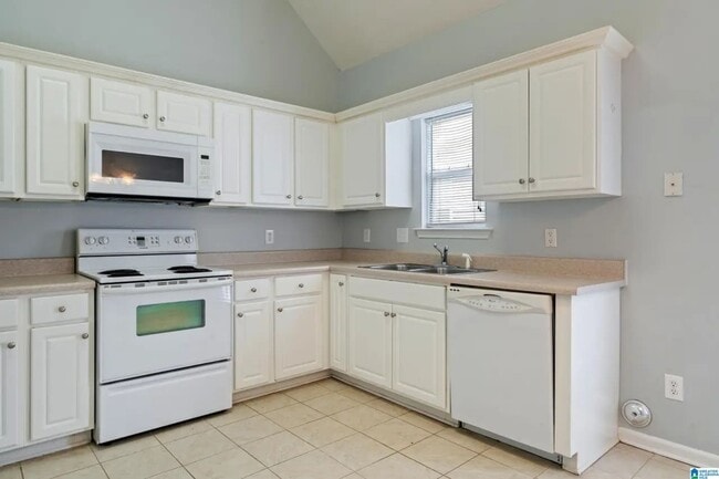 Building Photo - Magnolia Trail