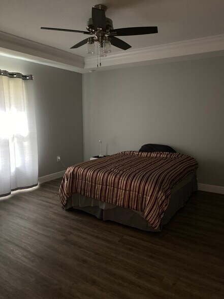 Building Photo - 9938 N Athenia Dr