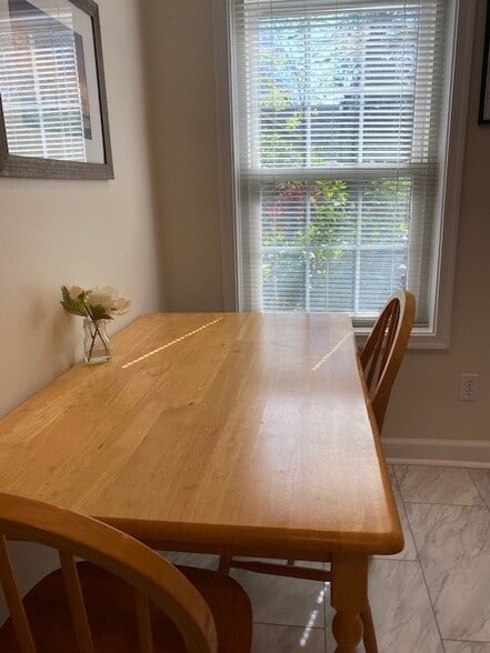 Building Photo - 1620 Rugby Ave