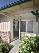Building Photo - 650 Ridgeway Ln