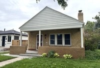 Building Photo - 700 Dexter St