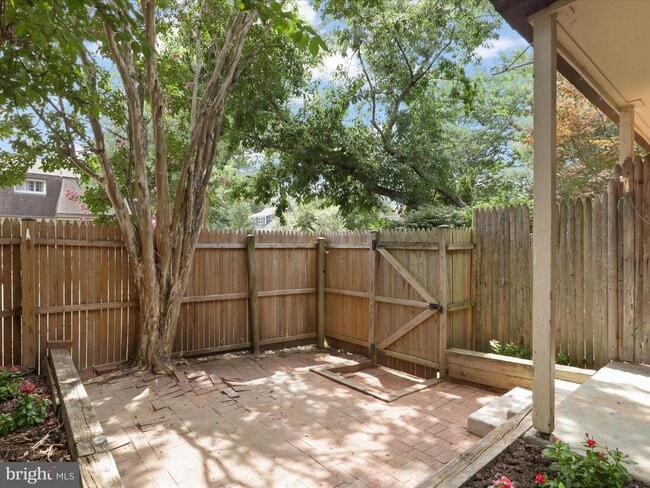 Building Photo - 477 Hampton Ct